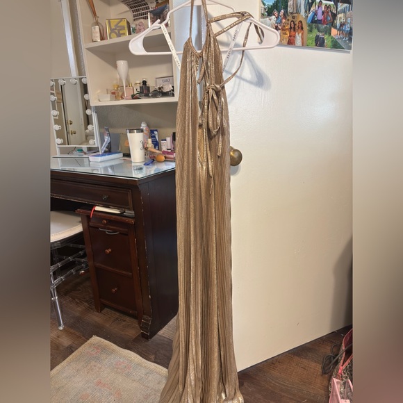 L’IDEE Metallic Halter Gown - Picture 2 of 4